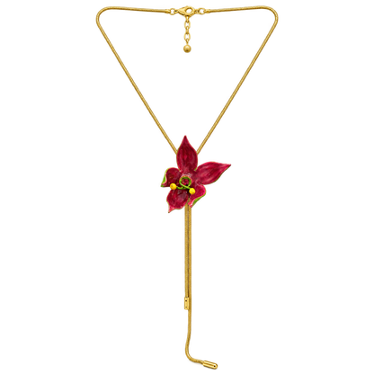 Collar largo Lily con flor de lirio dorada y esmaltada – Ginger & Velvet
