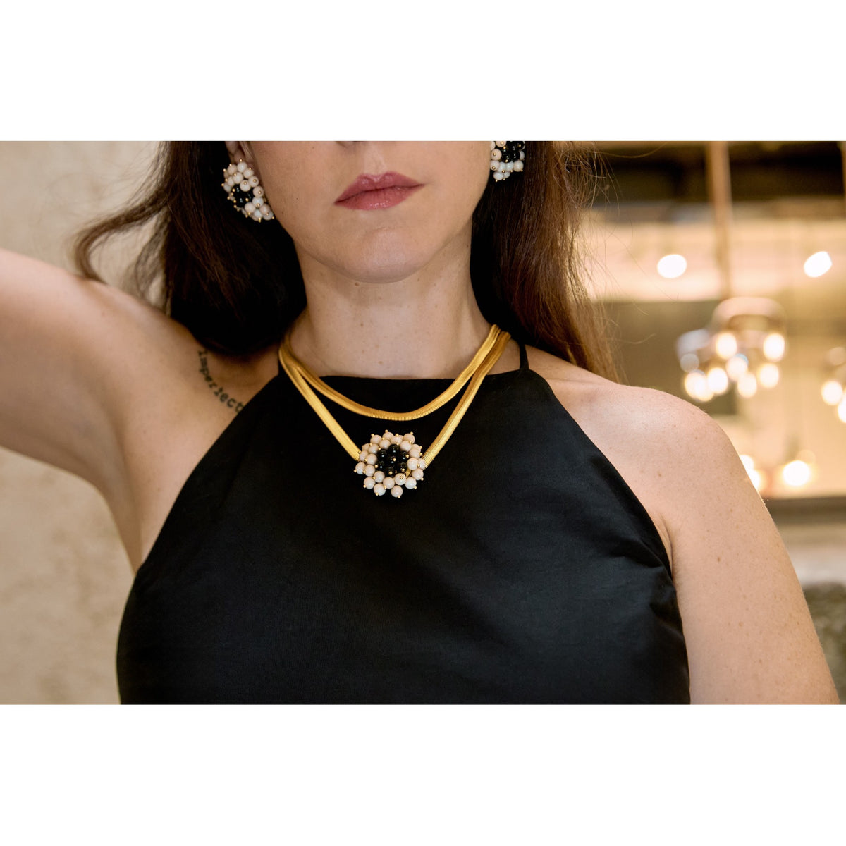 Collar Jackie grande de ágatas dorado mate