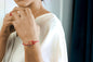 Pulsera Coral pequeña baño de oro 24 ct esmaltada a mano, detalle 3