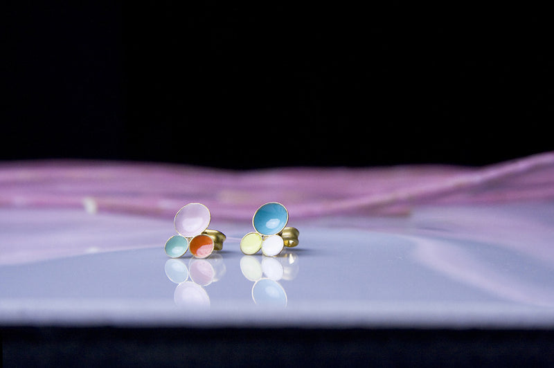 Pendientes S Face esmaltados a mano
