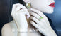 Anillo W lazo baño de oro 24 ct mate esmaltado a mano, detalle 4