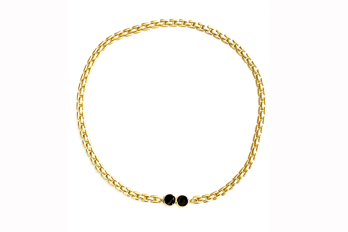 Collar Love fino baño de oro 24 ct con cierre de lujo y esmalte negro