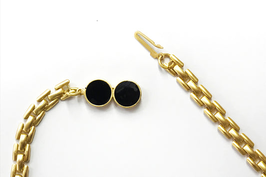 Collar Love fino baño de oro 24 ct con cierre de lujo y esmalte negro, detalle 2