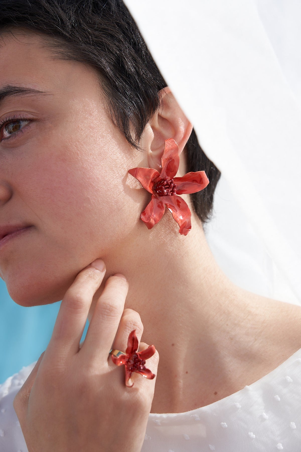 Pendientes grandes Flores esmaltados a mano, detalle 4