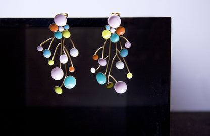 Pendientes L Face esmaltados a mano
