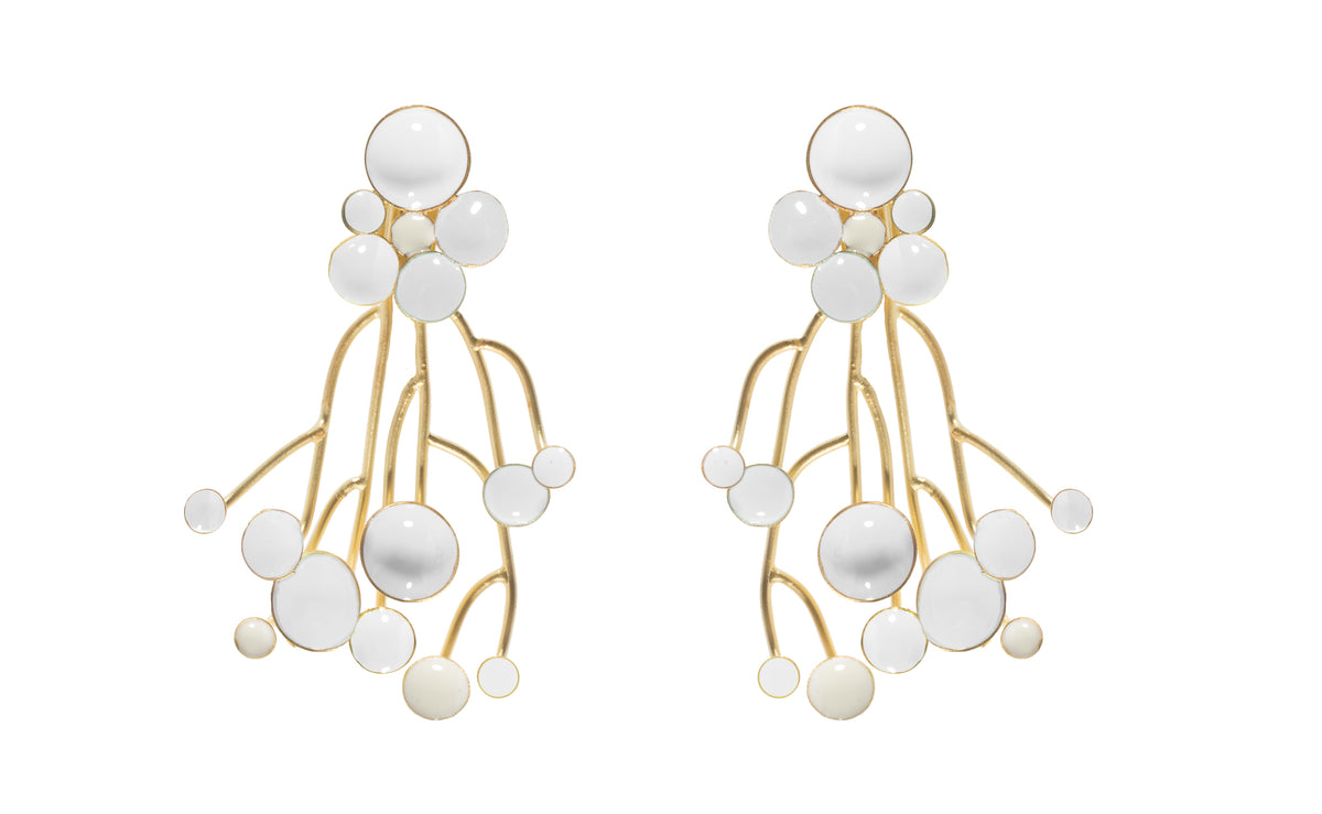 Pendientes L Face esmaltados a mano, detalle 5