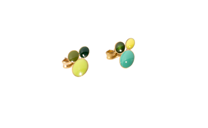 Pendientes S Face esmaltados a mano, detalle 3